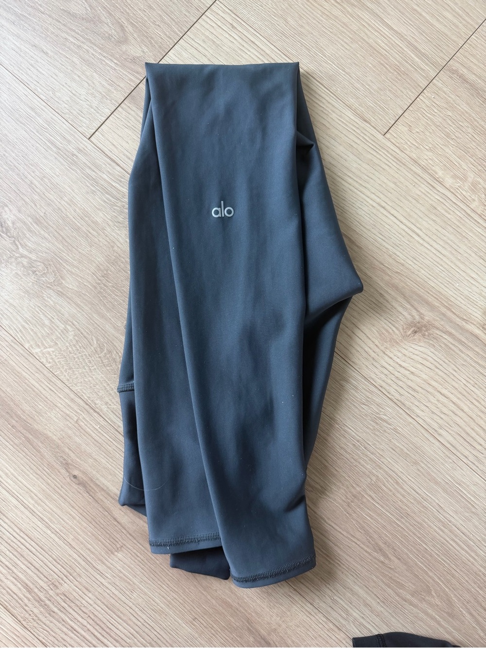 ALO Yoga Black Leggings with Subtle Logo